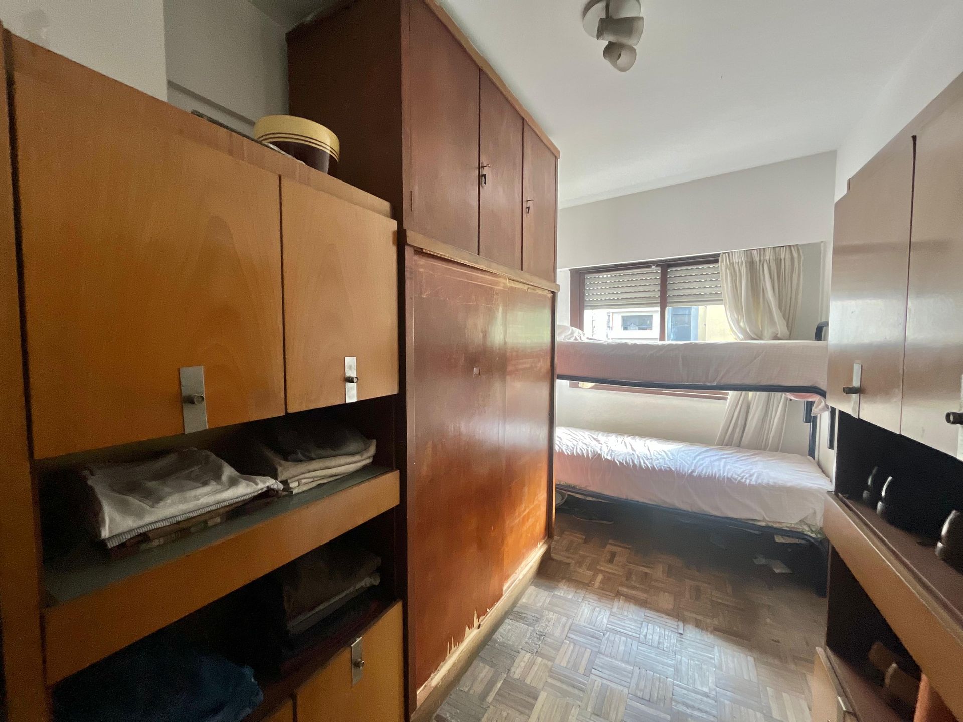 Venta Tres Ambientes Con Balcon Corrido Al Frente