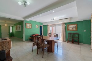 4-room House with Garage in Carapachay