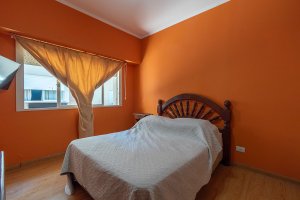 4-room House with Garage in Carapachay