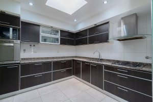 4-room House with Garage in Carapachay