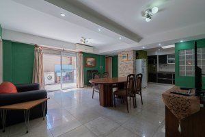 4-room House with Garage in Carapachay