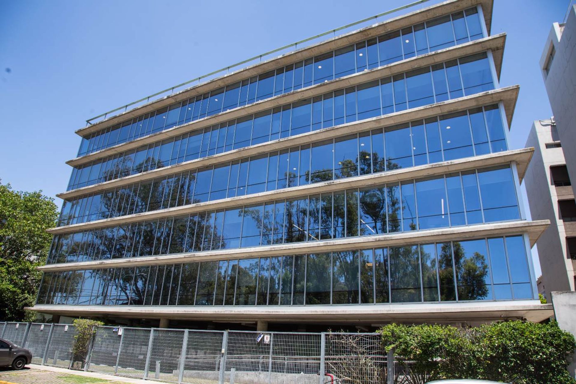 OFICINAS 450 m2 PLANTA LIBRE en OLIVO, 8 cocheras