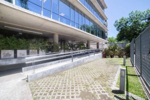 OFICINAS 450 m2 PLANTA LIBRE en OLIVO, 8 cocheras