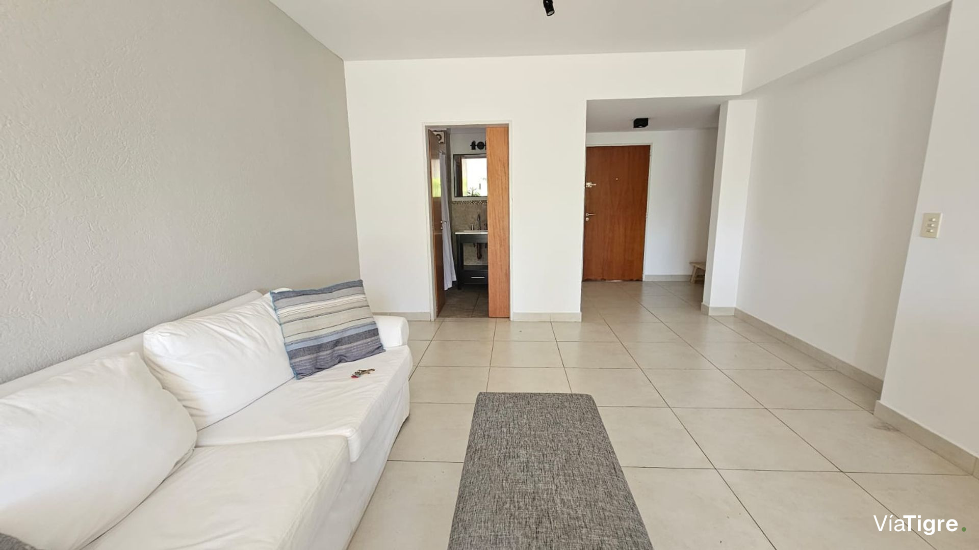 Venta departamento 2 amb amplios cochera balcon