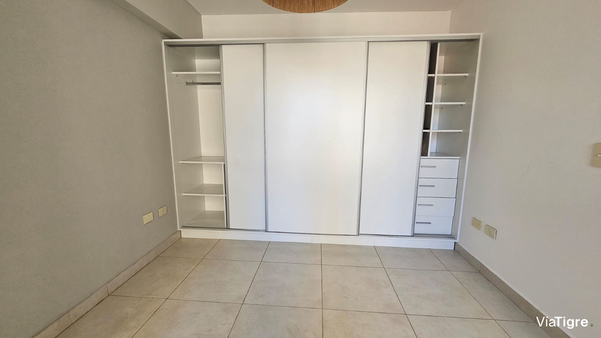 Venta departamento 2 amb amplios cochera balcon