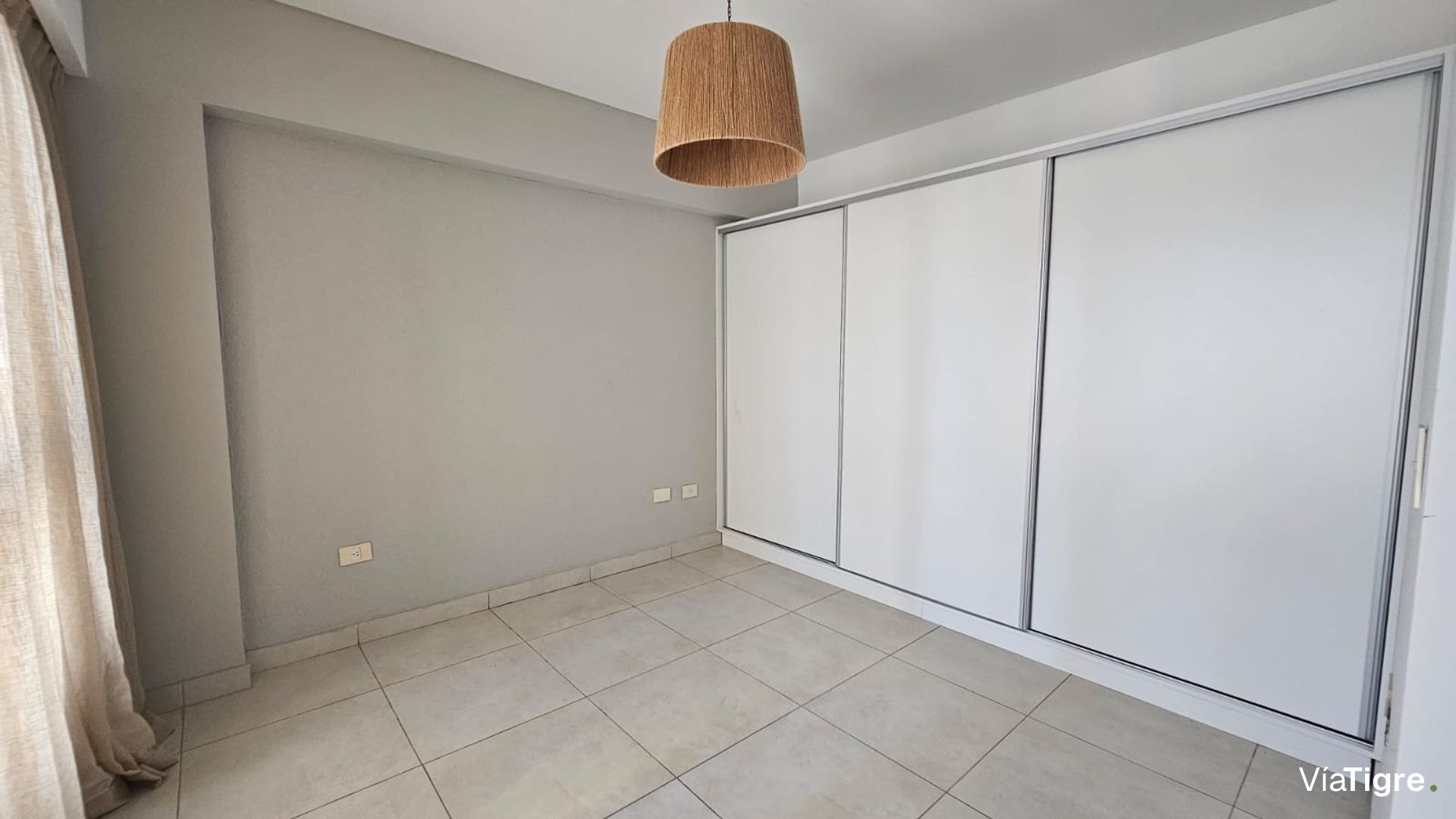 Venta departamento 2 amb amplios cochera balcon
