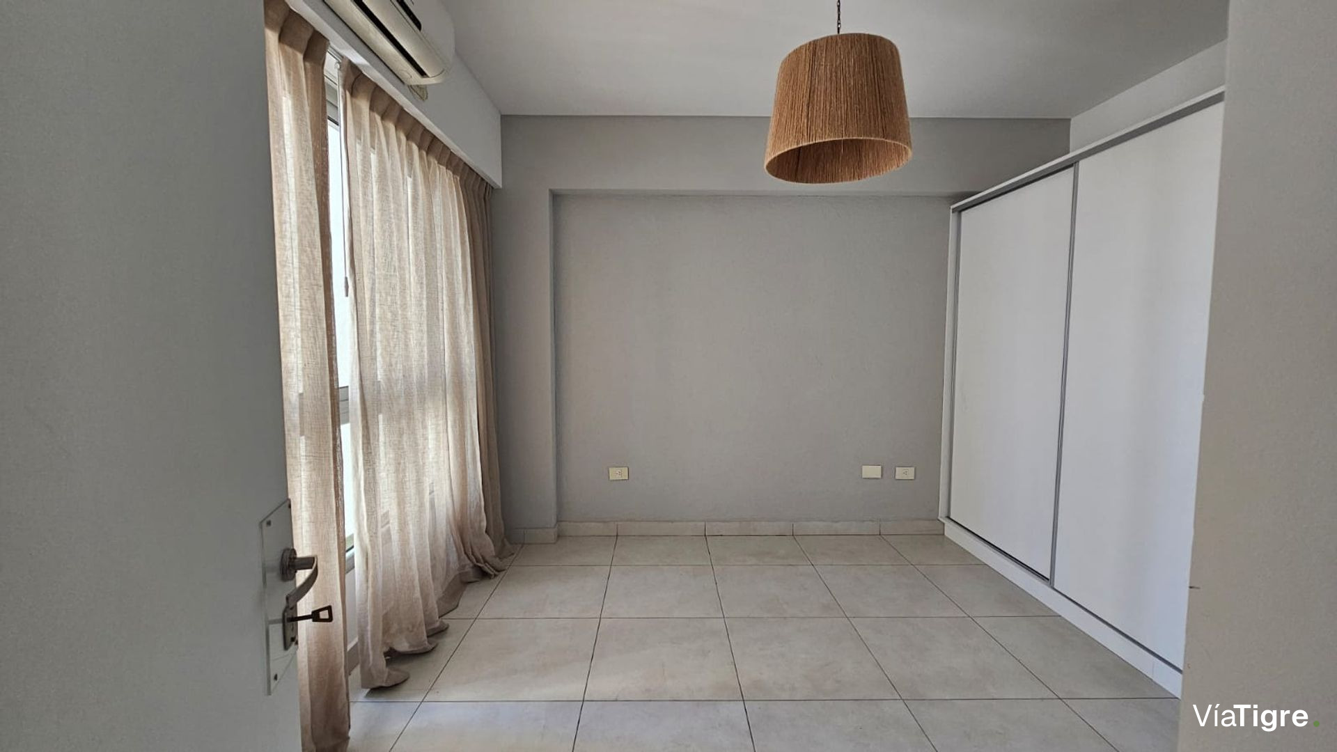 Venta departamento 2 amb amplios cochera balcon