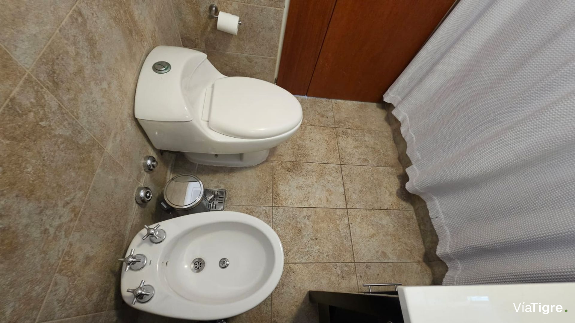 Venta departamento 2 amb amplios cochera balcon