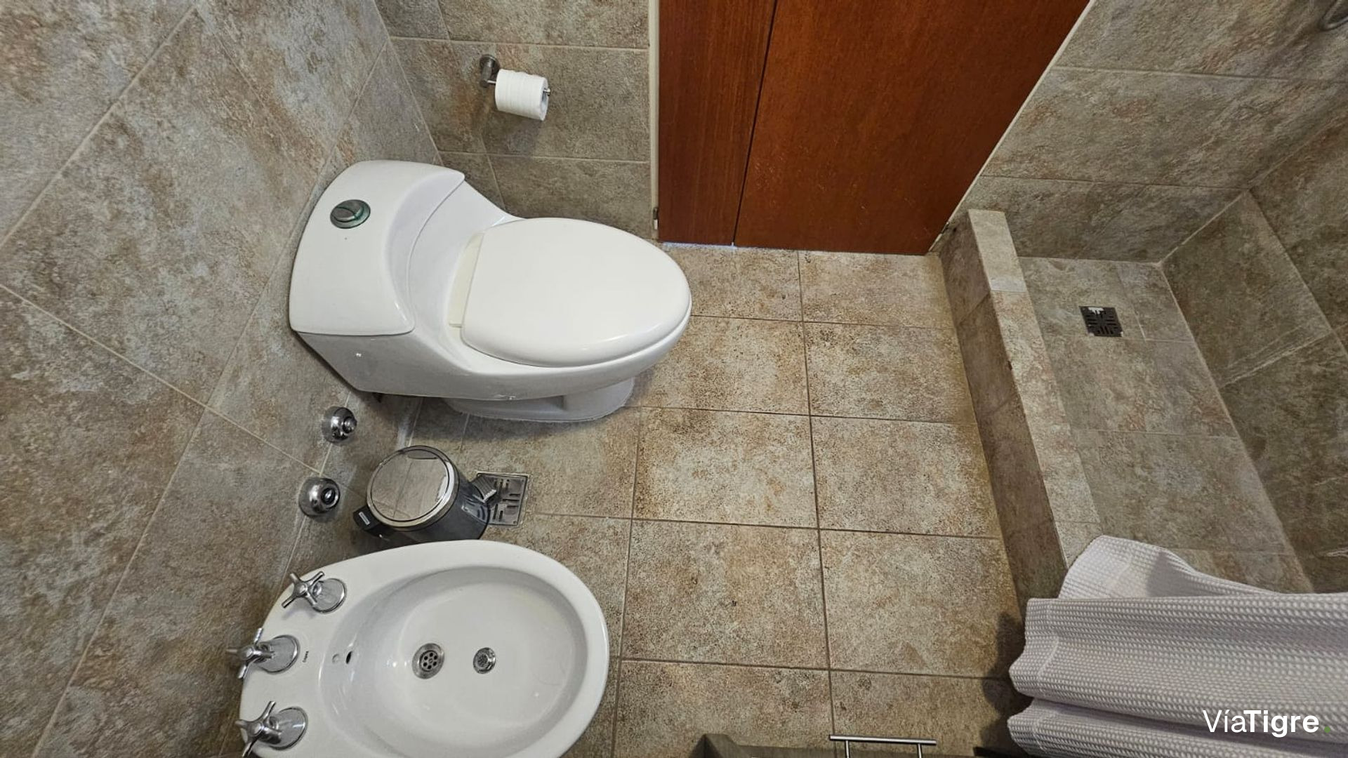 Venta departamento 2 amb amplios cochera balcon