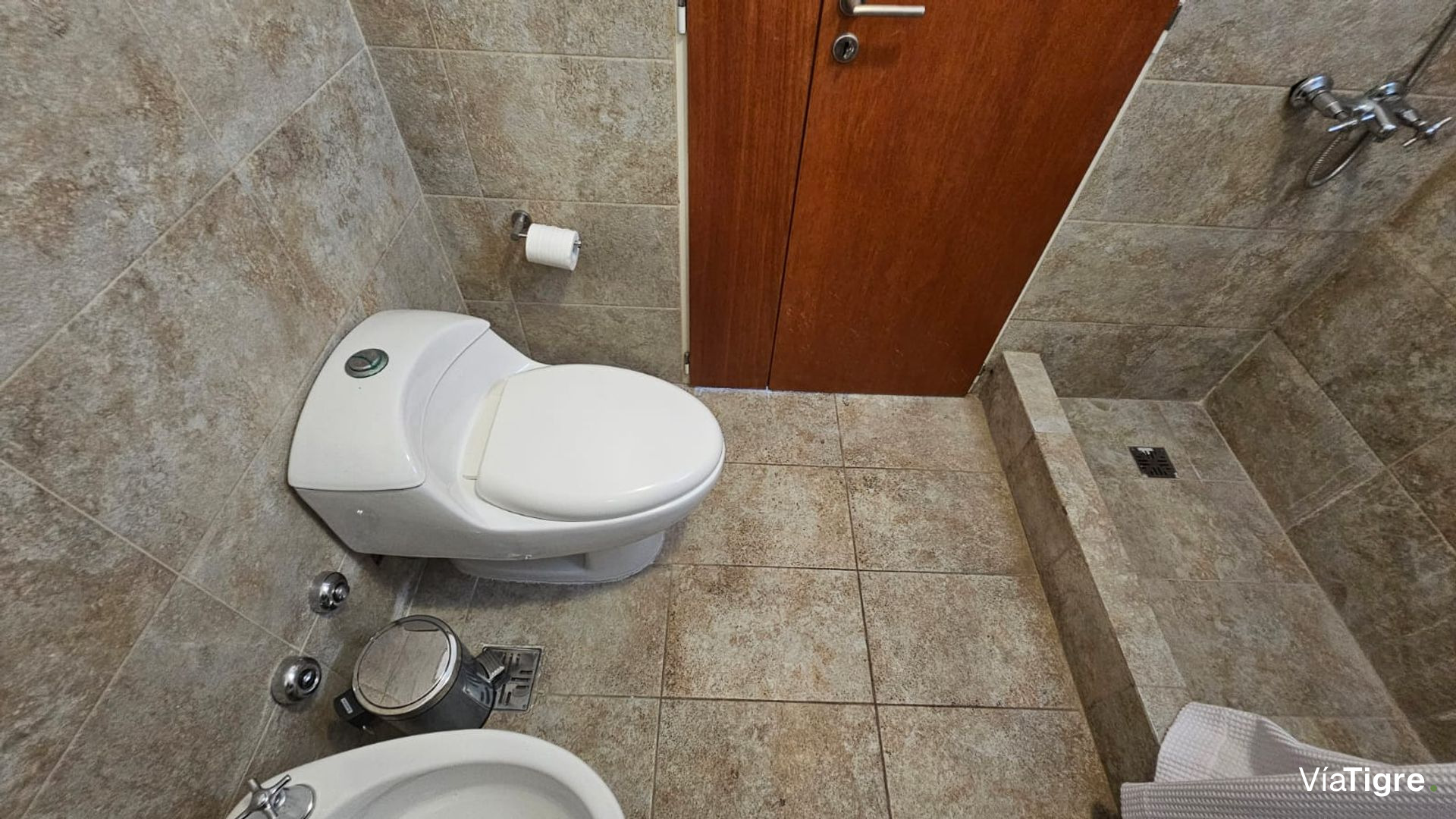 Venta departamento 2 amb amplios cochera balcon