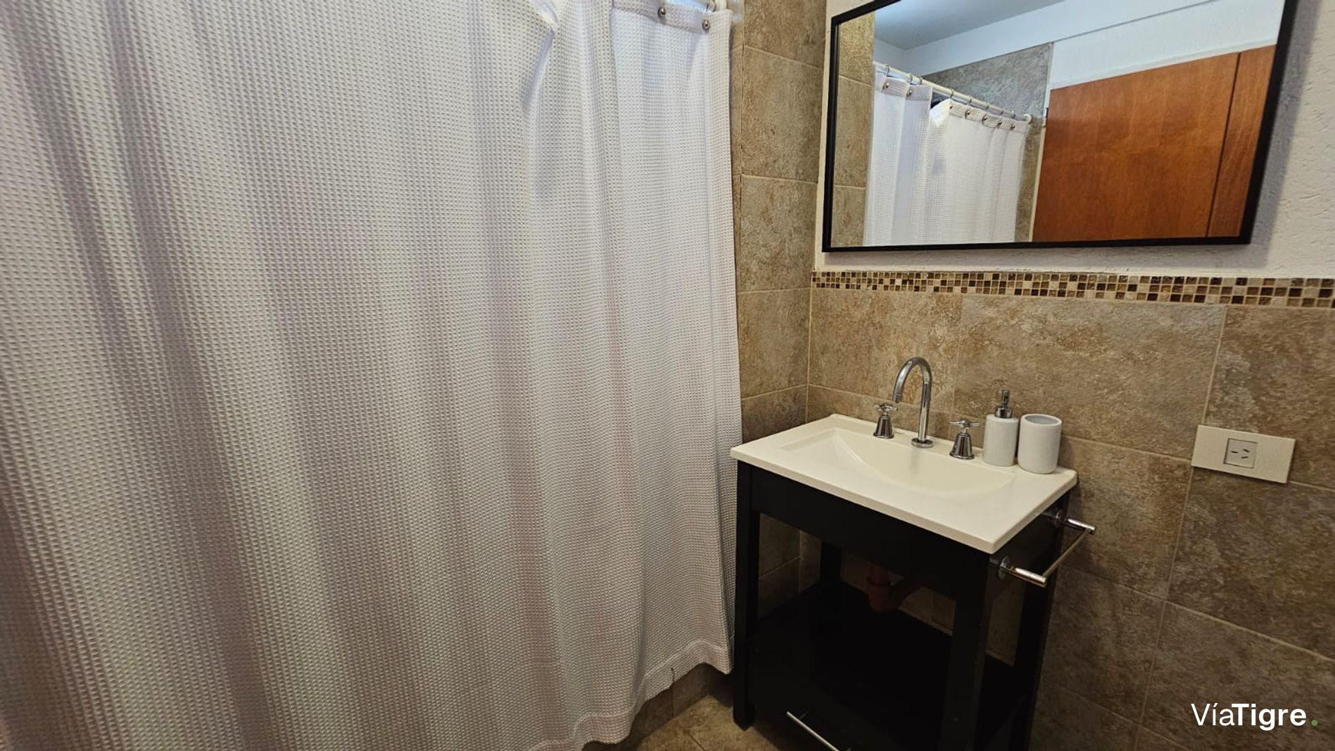 Venta departamento 2 amb amplios cochera balcon