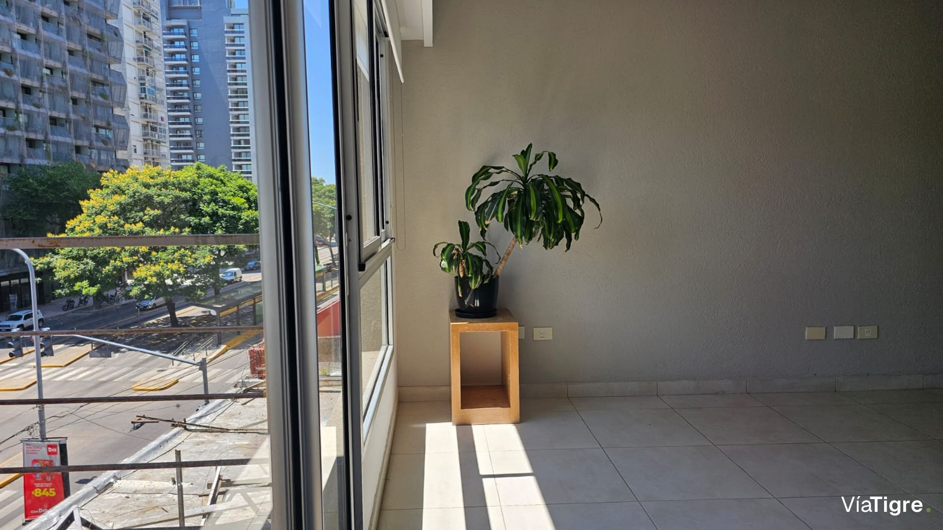 Venta departamento 2 amb amplios cochera balcon