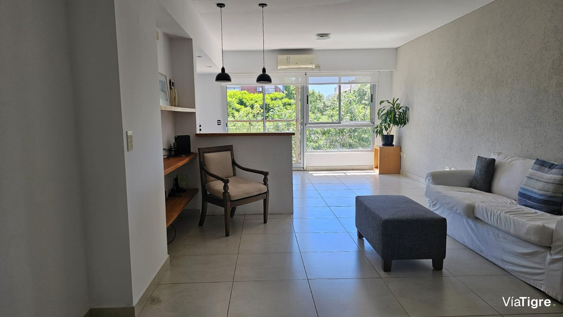 Venta departamento 2 amb amplios cochera balcon