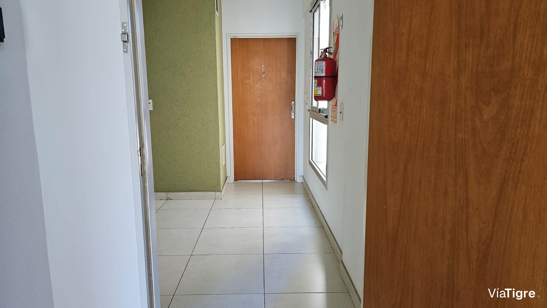 Venta departamento 2 amb amplios cochera balcon