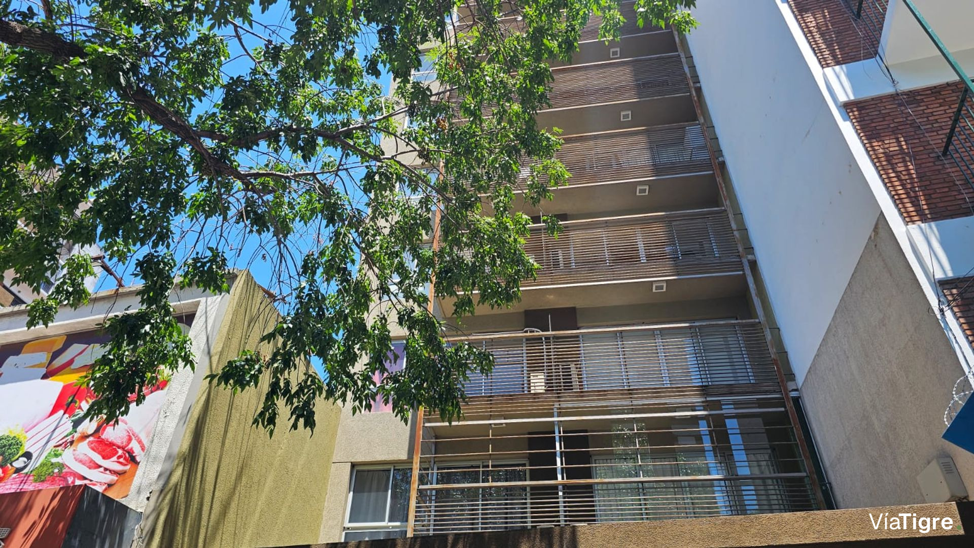 Venta departamento 2 amb amplios cochera balcon