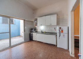 3-room apartment for sale in Carapachay, credit available.