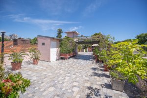 Apartment with grill, garage, terrace on Lopez Street
