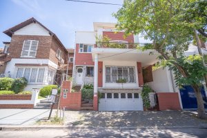 Apartment with grill, garage, terrace on Lopez Street