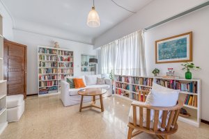 Apartment with grill, garage, terrace on Lopez Street
