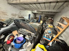 Commercial Shed 110 square meters + House with Barbecue Area and Pool