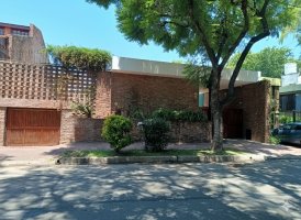 Casa - 4 ambientes - Alquiler - Beccar - Jardin