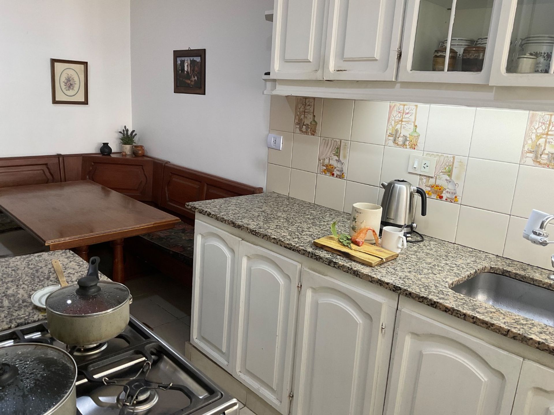 VENTA 4 ambientes, cochera y pileta ACEPTA PERMUTA