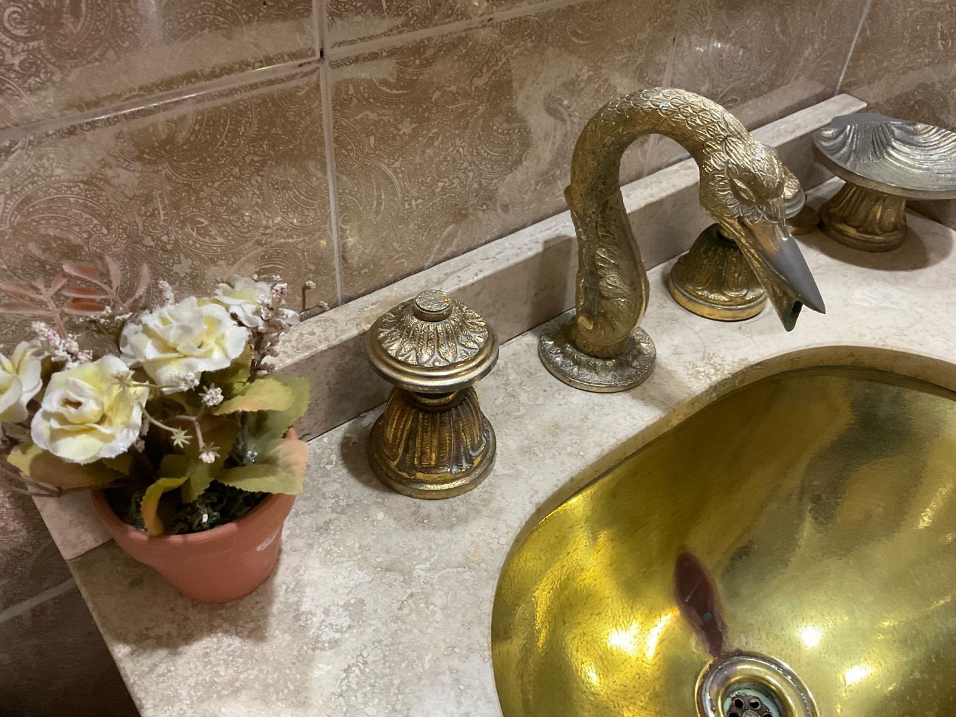 VENTA 4 ambientes, cochera y pileta ACEPTA PERMUTA