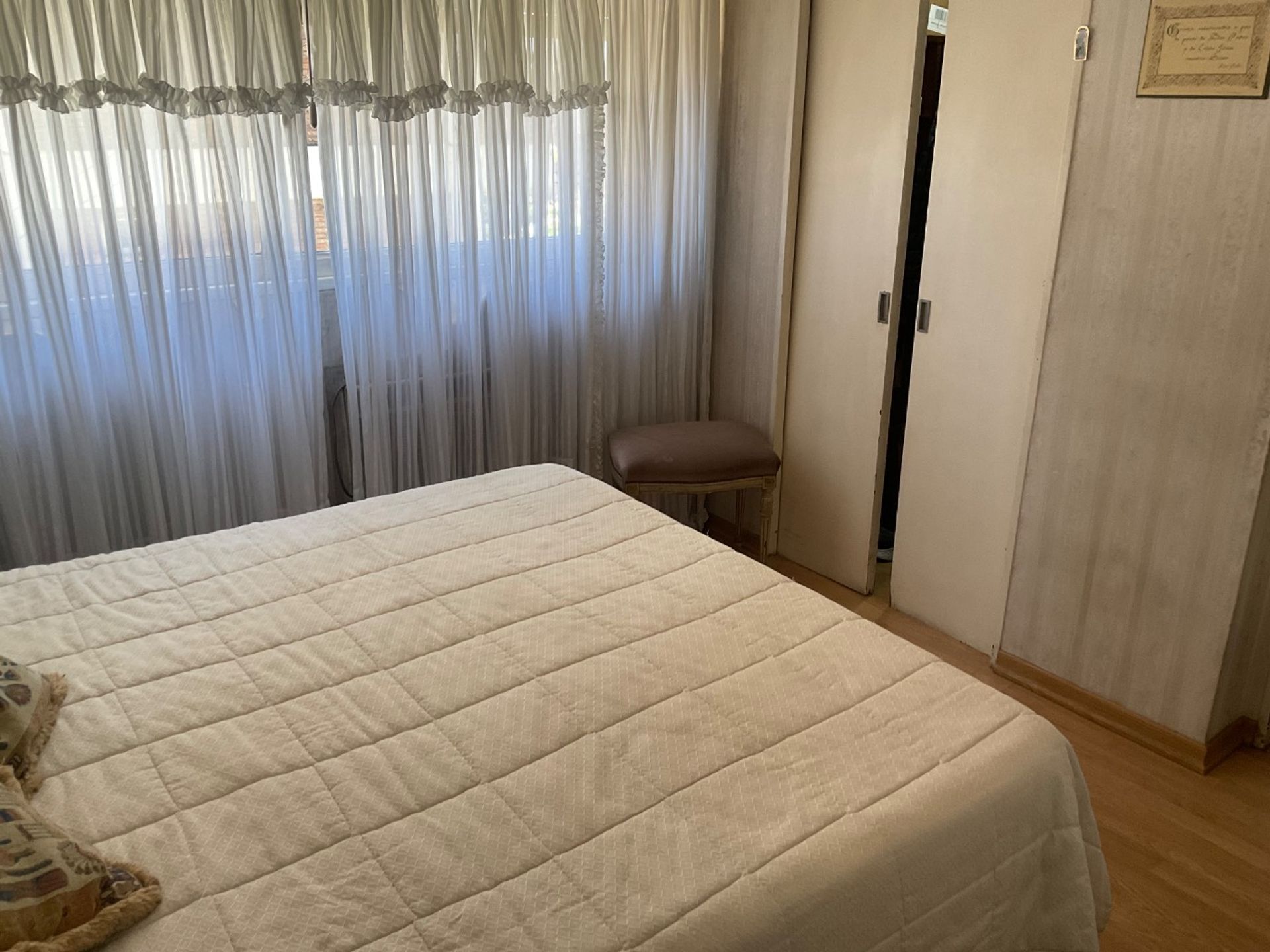 VENTA 4 ambientes, cochera y pileta ACEPTA PERMUTA
