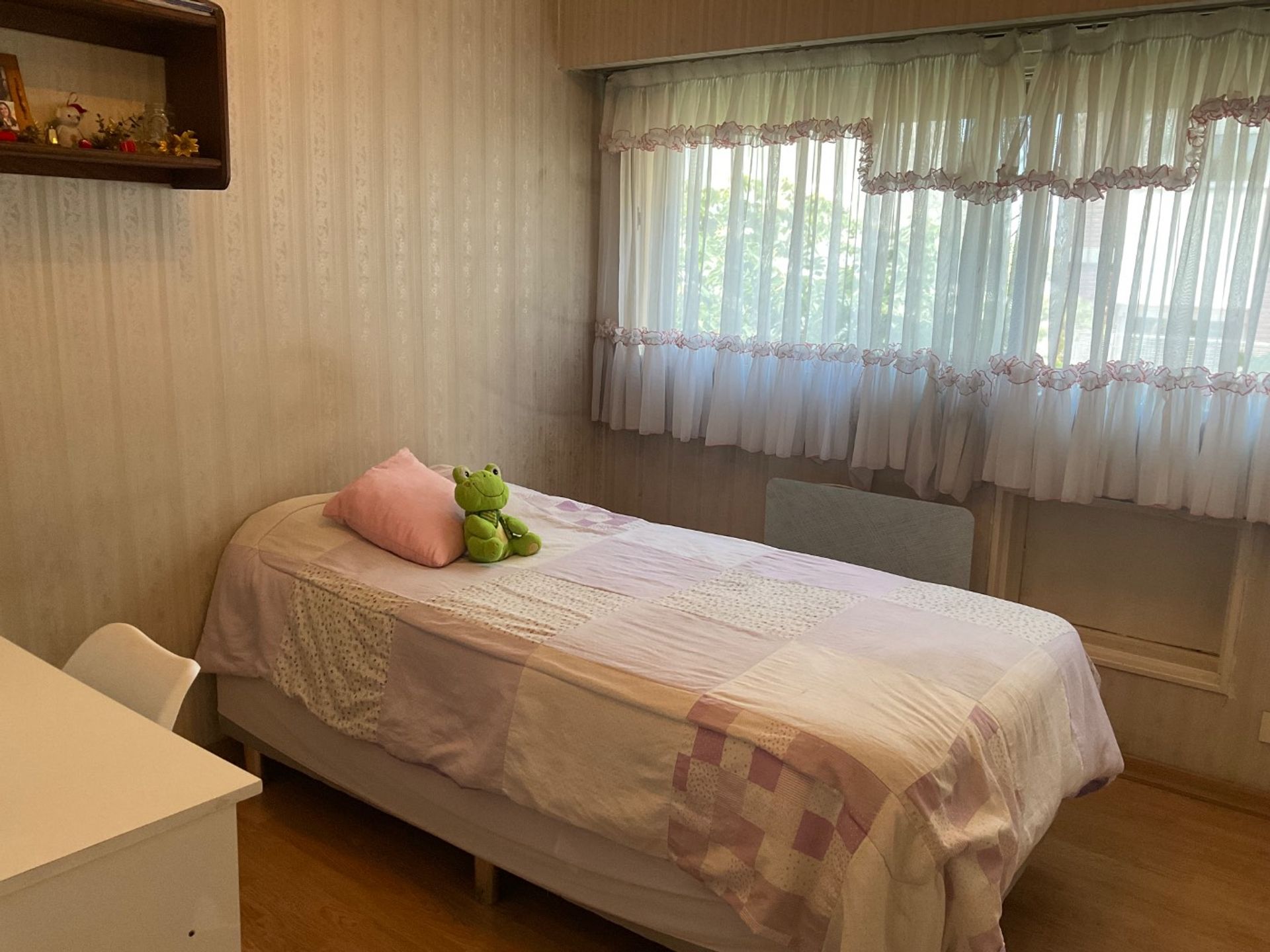 VENTA 4 ambientes, cochera y pileta ACEPTA PERMUTA