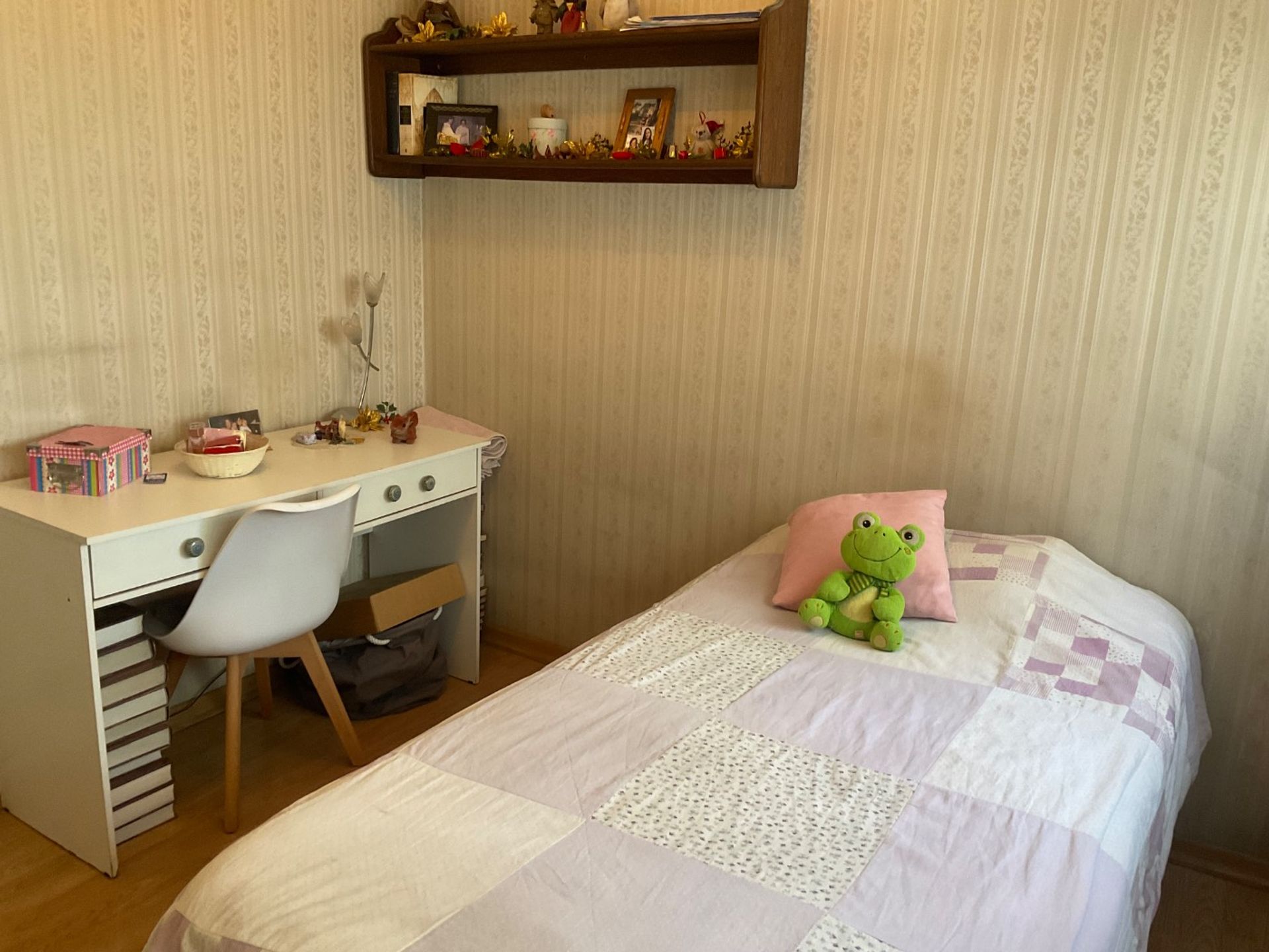 VENTA 4 ambientes, cochera y pileta ACEPTA PERMUTA