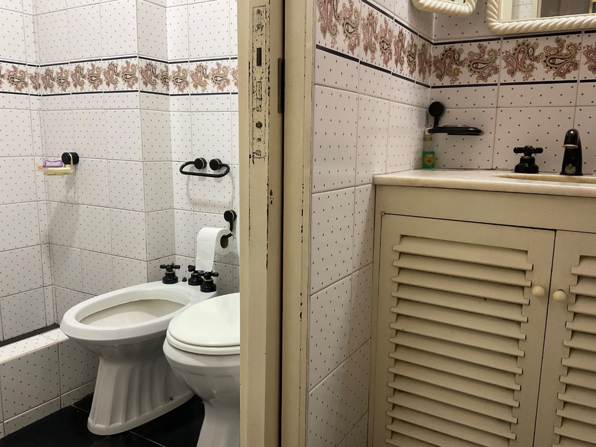 VENTA 4 ambientes, cochera y pileta ACEPTA PERMUTA