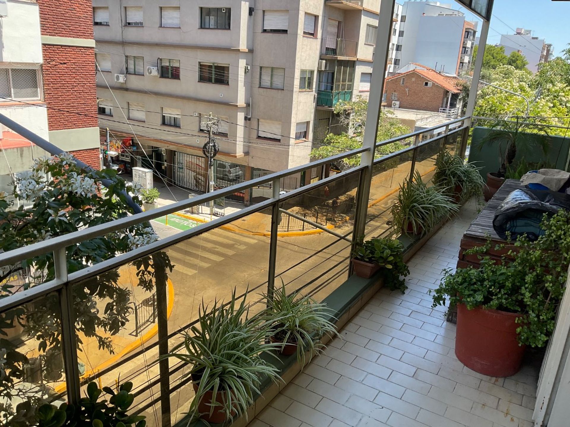 VENTA 4 ambientes, cochera y pileta ACEPTA PERMUTA