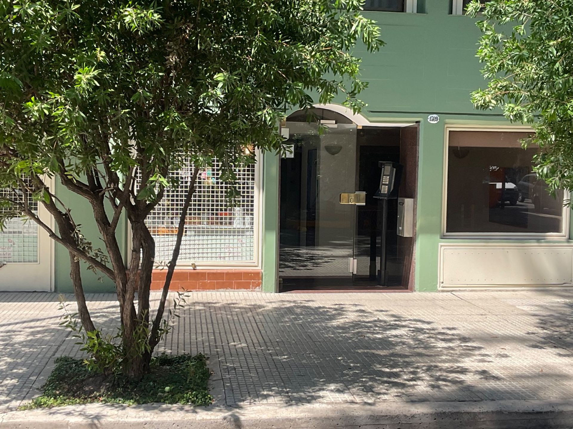 VENTA 4 ambientes, cochera y pileta ACEPTA PERMUTA