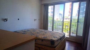VENTA Departamento 2 ambientes. Sobre Av. Maipu