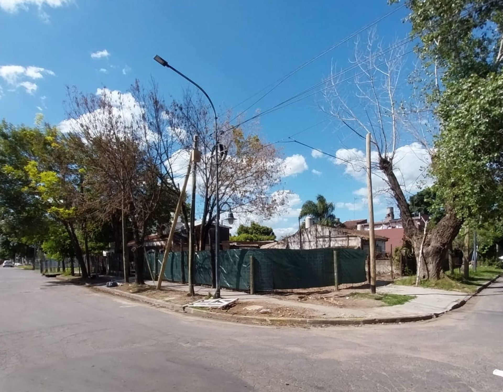 Corner lot for sale in Troncos del Talar