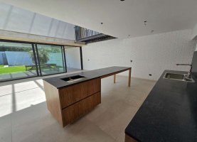 Triplex for Sale with Garden and Pool in San Isidro