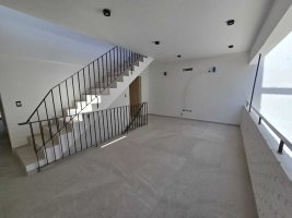 Triplex for Sale with Garden and Pool in San Isidro