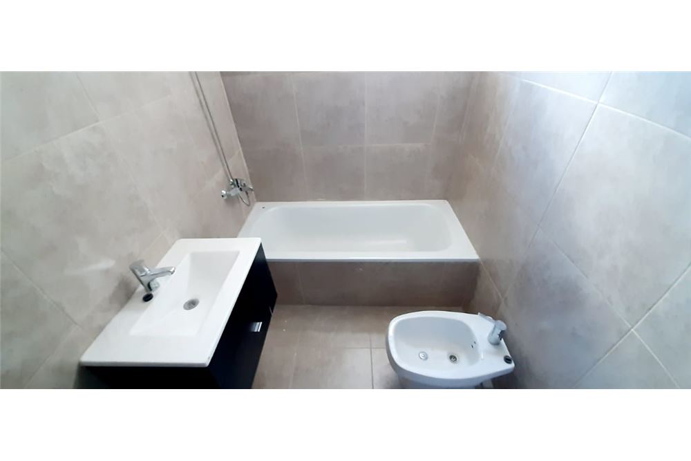 Departamento En Venta 2 Amb Jardin Agua Benavidez