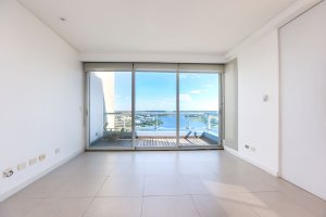 Duplex Apartment for Sale – 5 Rooms – Islas De Golf – Trade