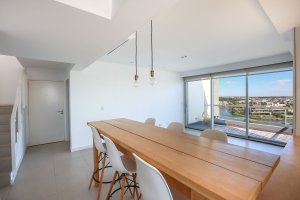 Duplex Apartment for Sale – 5 Rooms – Islas De Golf – Trade