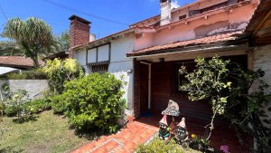 Sale of Multifamily House, Owned Lot, Carapachay