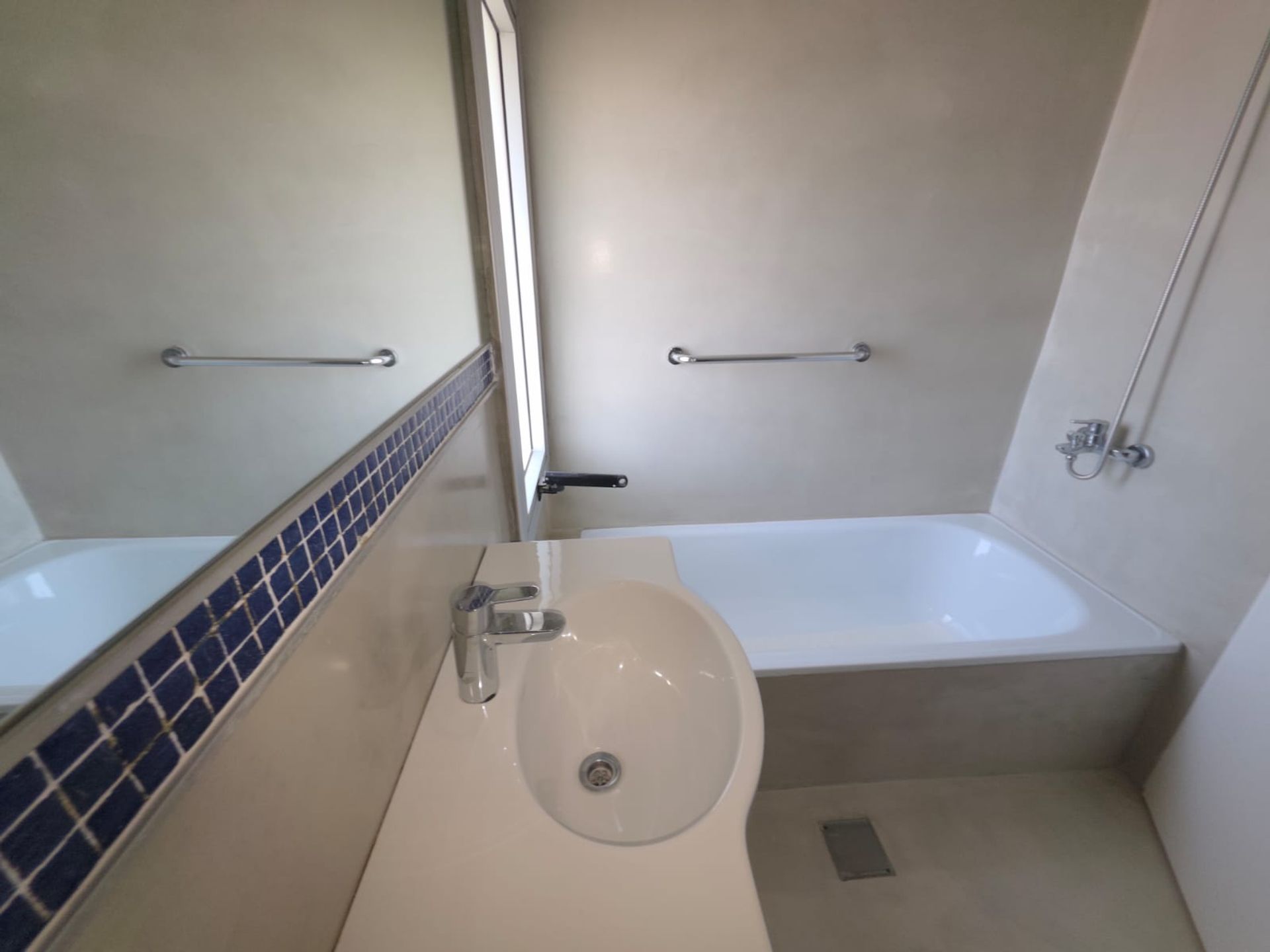 Venta Triplex. 3 Amb. Coch. Quincho. Olivos