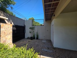 Venta Triplex. 3 Amb. Coch. Quincho. Olivos