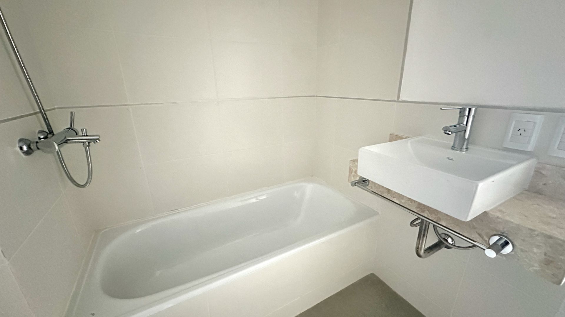 Venta Monoambiente Balcon Cochera Martelli Permuta