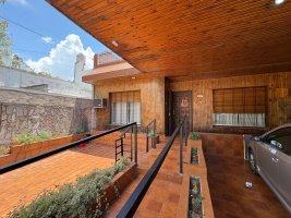 Casa 4 amb en venta - Florida - COCHERAS - PERMUTA