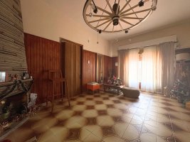 Casa 4 amb en venta - Florida - COCHERAS - PERMUTA