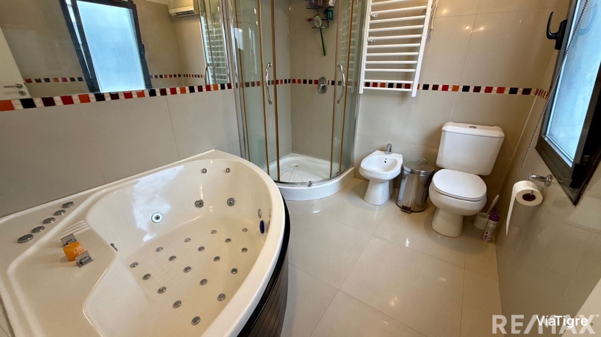 Venta departamento 4 ambientes con cochera Olivos
