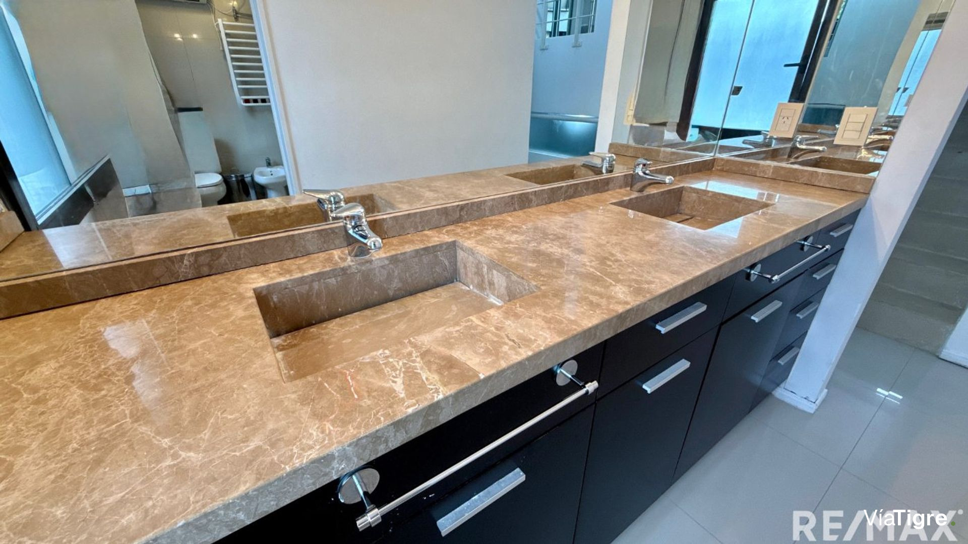 Venta departamento 4 ambientes con cochera Olivos
