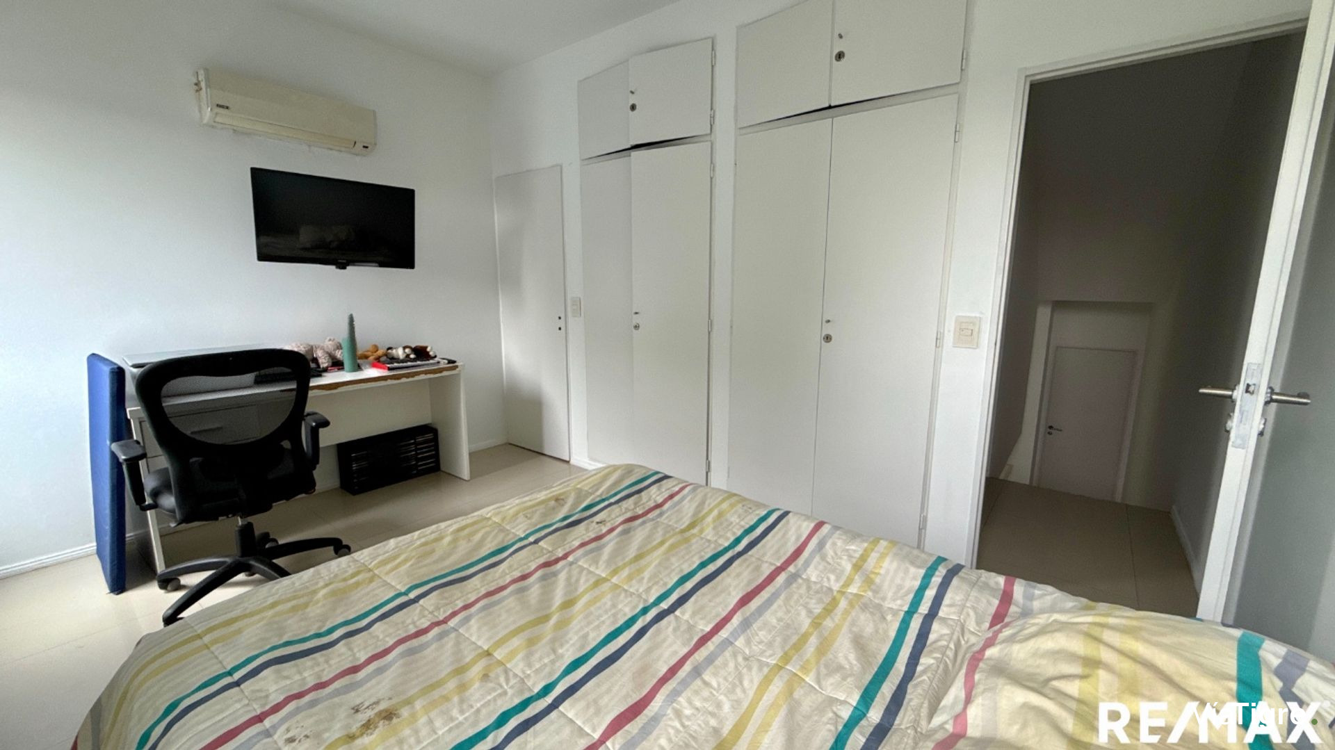 Venta departamento 4 ambientes con cochera Olivos