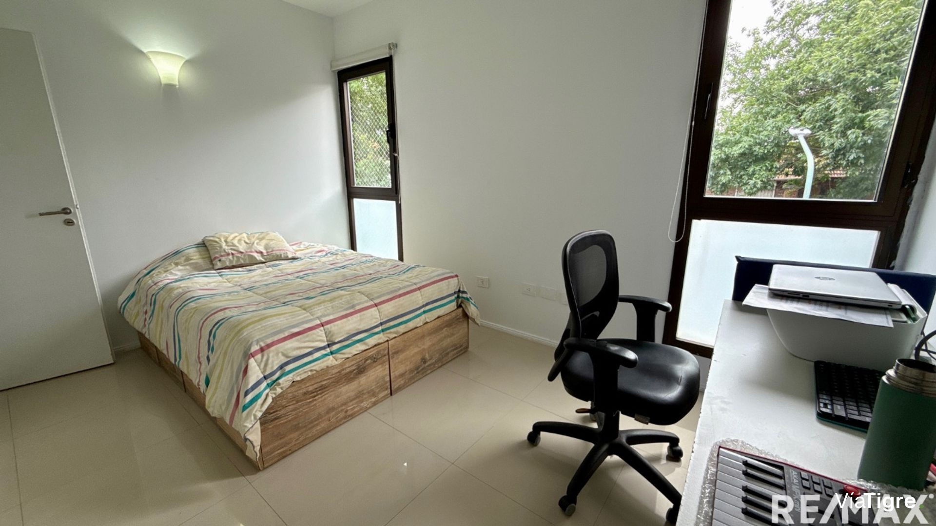Venta departamento 4 ambientes con cochera Olivos